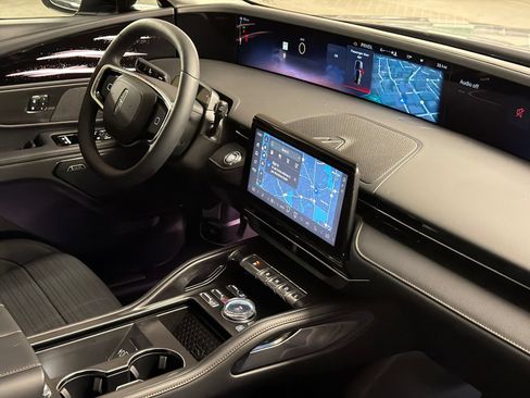 New 2026 Lincoln Nautilus Reserve AWD/4WD image 10