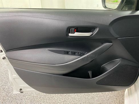 Used 2020 Toyota Corolla LE w/ Carpet Mat Package (TMS) image 9