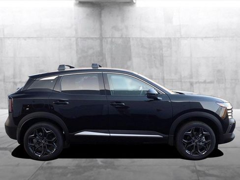 New 2026 Nissan Kicks SR w/ SR Premium Package image 5