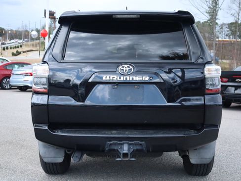Used 2016 Toyota 4Runner SR5 Premium image 4
