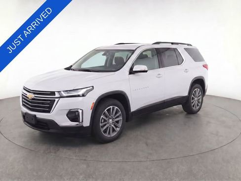 Used 2023 Chevrolet Traverse LT FWD image 1