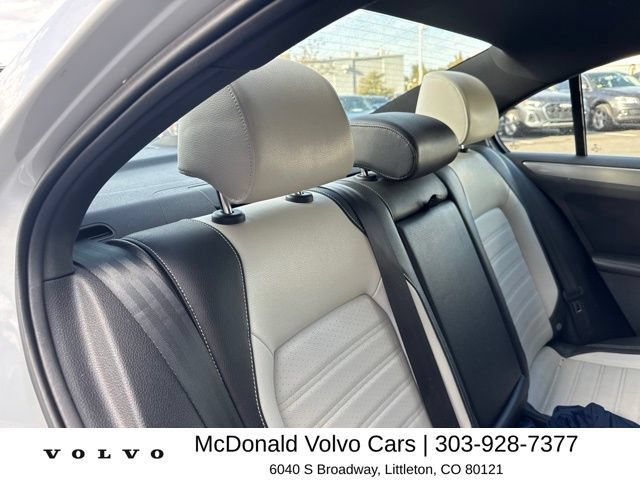 Used 2017 Volkswagen Jetta Sport FWD image 9