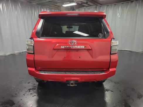 Used 2017 Toyota 4Runner SR5 AWD/4WD image 7