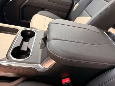 New 2026 GMC Sierra 2500 SLT AWD/4WD image 22