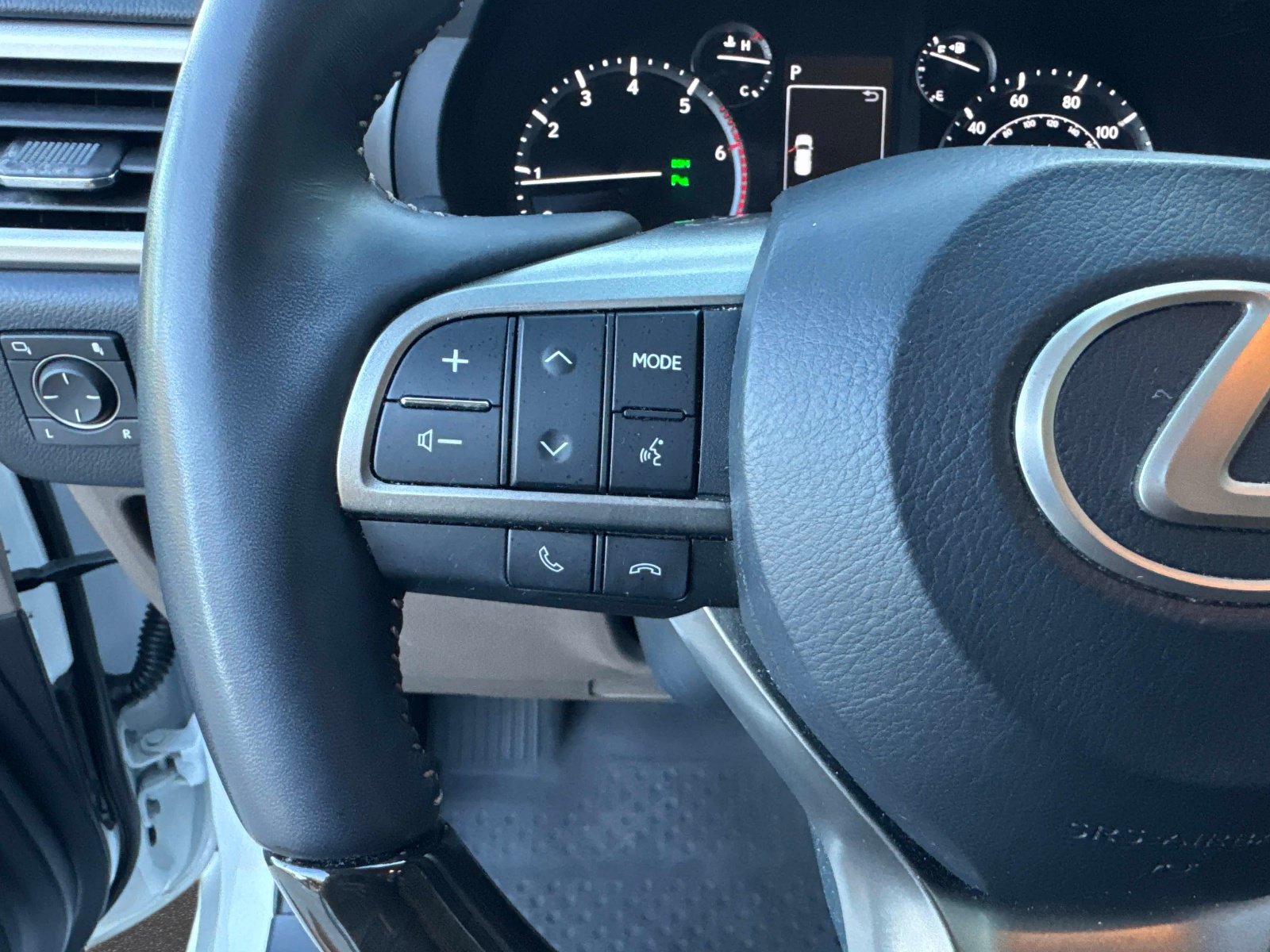 Certified 2023 Lexus GX 460 Premium w/ Premium Package AWD/4WD image 31