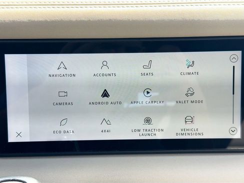 Used 2023 Land Rover Defender 90 X-Dynamic SE image 16