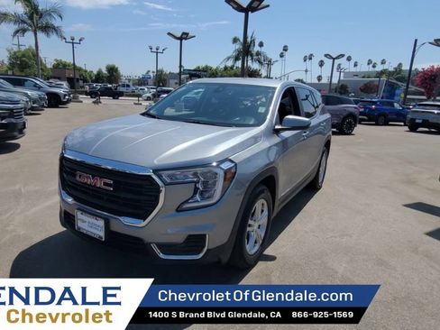 Certified 2024 GMC Terrain SLE FWD image 4