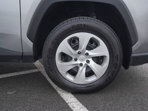 Used 2022 Toyota RAV4 LE image 41