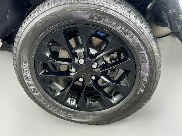 Used 2023 Jeep Wrangler Unlimited Sahara AWD/4WD image 32