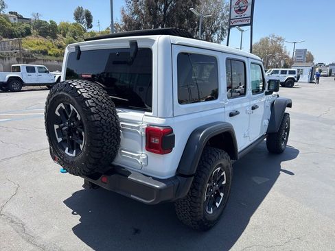 Certified 2025 Jeep Wrangler Unlimited Rubicon 4xe w/ Convenience Group AWD/4WD image 9
