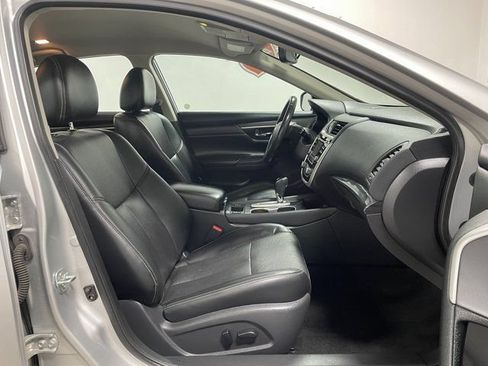 Used 2018 Nissan Altima 2.5 SL FWD image 22