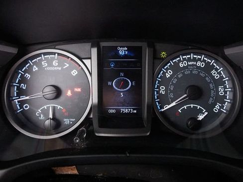 Used 2019 Toyota Tacoma TRD Off-Road w/ TRD Premium Off Road Package AWD/4WD image 11