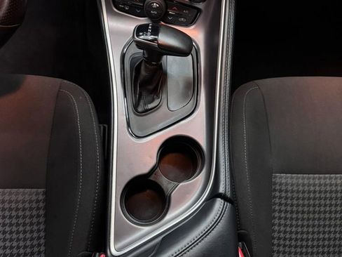 Used 2022 Dodge Challenger R/T w/ Performance Handling Group RWD image 12