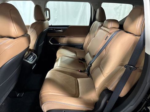 Certified 2025 INFINITI QX80 Luxe image 5