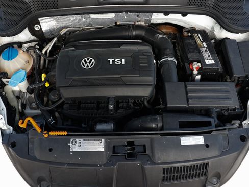 Used 2013 Volkswagen Beetle Turbo FWD image 22