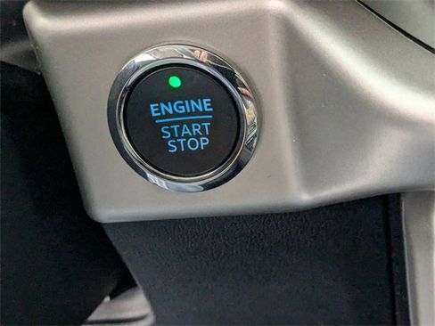 Used 2024 Ford Expedition XLT image 27