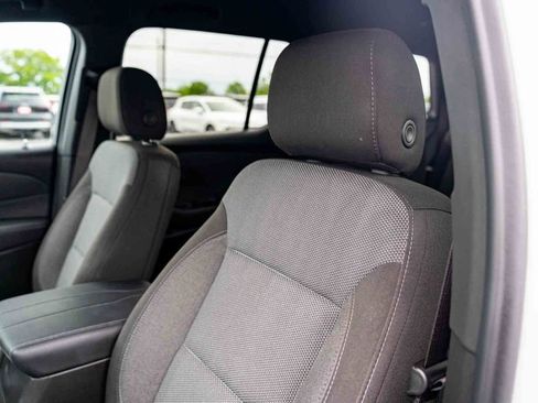 Certified 2023 Chevrolet Traverse LT FWD image 10