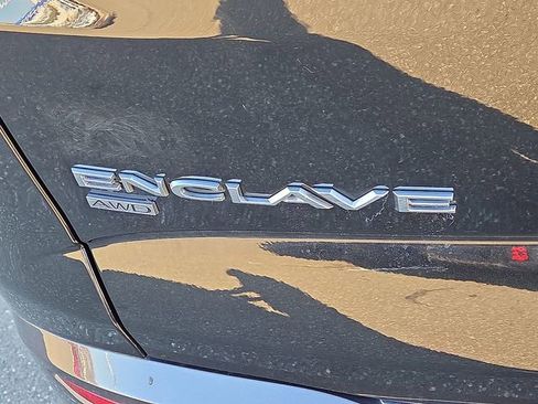 Used 2022 Buick Enclave Essence image 33