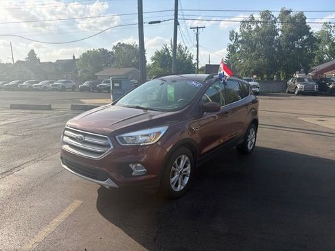 Used 2018 Ford Escape SE w/ SE Sync 3 Package FWD image 3