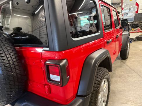 Used 2021 Jeep Wrangler Unlimited Sport AWD/4WD image 21