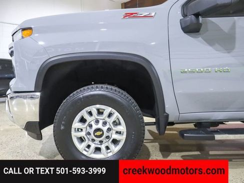 Used 2024 Chevrolet Silverado 2500 LT w/ Convenience Package image 32