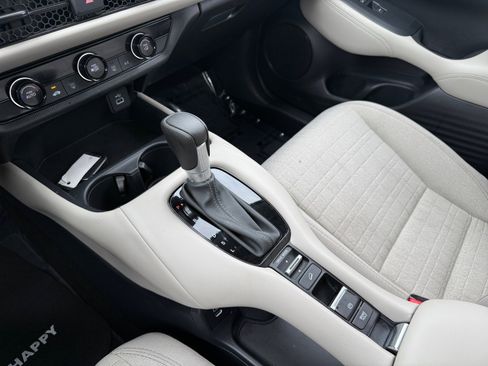 Certified 2025 Honda HR-V LX image 13