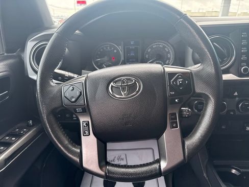 Used 2021 Toyota Tacoma TRD Off-Road AWD/4WD image 17