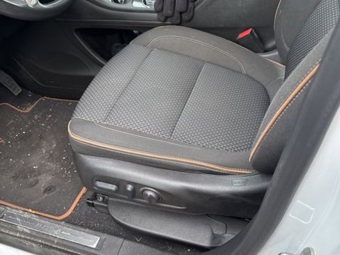 Used 2023 GMC Acadia AT4 image 4