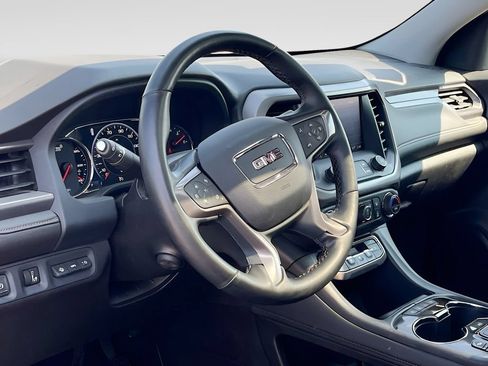 Used 2023 GMC Acadia AT4 w/ Technology Package AWD/4WD image 9