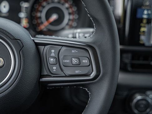 New 2025 Jeep Gladiator Mojave w/ Technology Group image 30