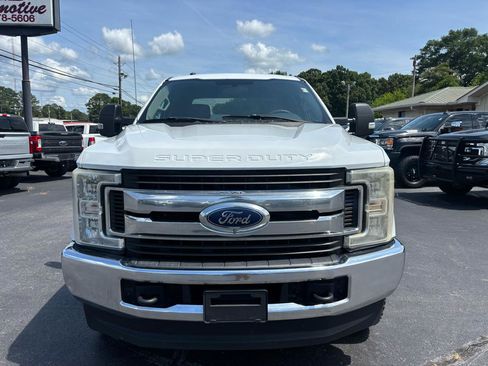Used 2019 Ford F250 XL w/ STX Appearance Package AWD/4WD image 2
