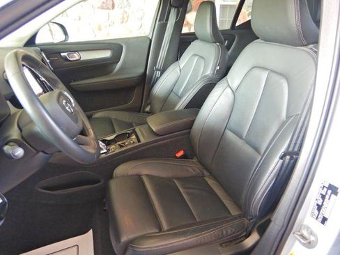 Used 2024 Volvo XC40 B5 Plus w/ Protection Package Premier AWD/4WD image 13