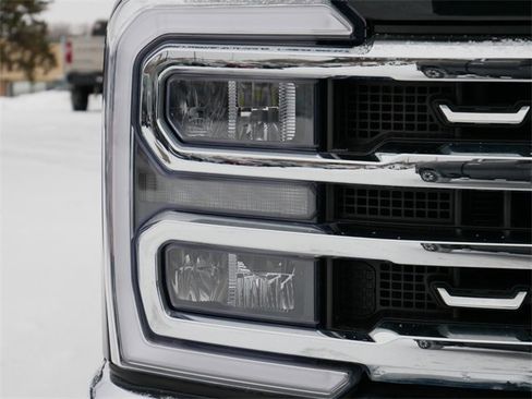 Used 2023 Ford F250 Lariat w/ Chrome Package image 10