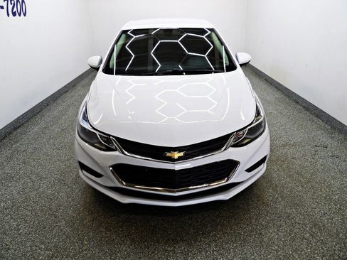 Used 2017 Chevrolet Cruze LT w/ Convenience Package image 2