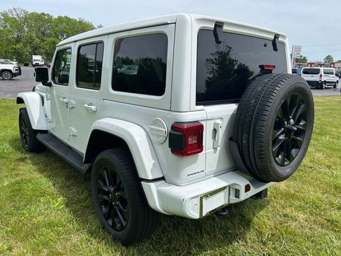 Used 2021 Jeep Wrangler Unlimited Sahara AWD/4WD image 6
