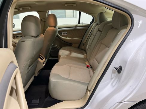 Used 2018 Ford Taurus SEL FWD image 9