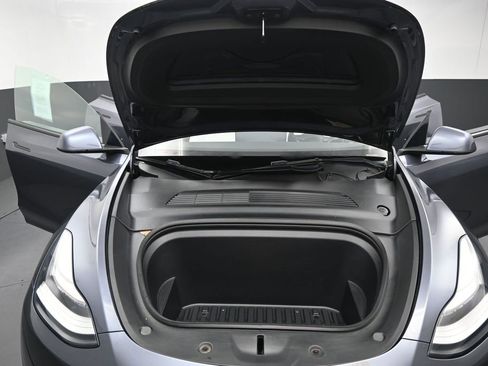 Used 2021 Tesla Model Y 2WD image 37