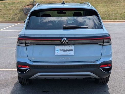 New 2026 Volkswagen Taos SE FWD image 5