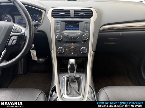 Used 2014 Ford Fusion SE w/ Equipment Group 202A FWD image 15