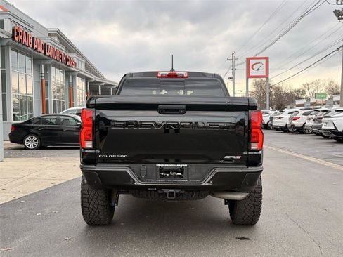 Used 2024 Chevrolet Colorado ZR2 w/ ZR2 Convenience Package III AWD/4WD image 11