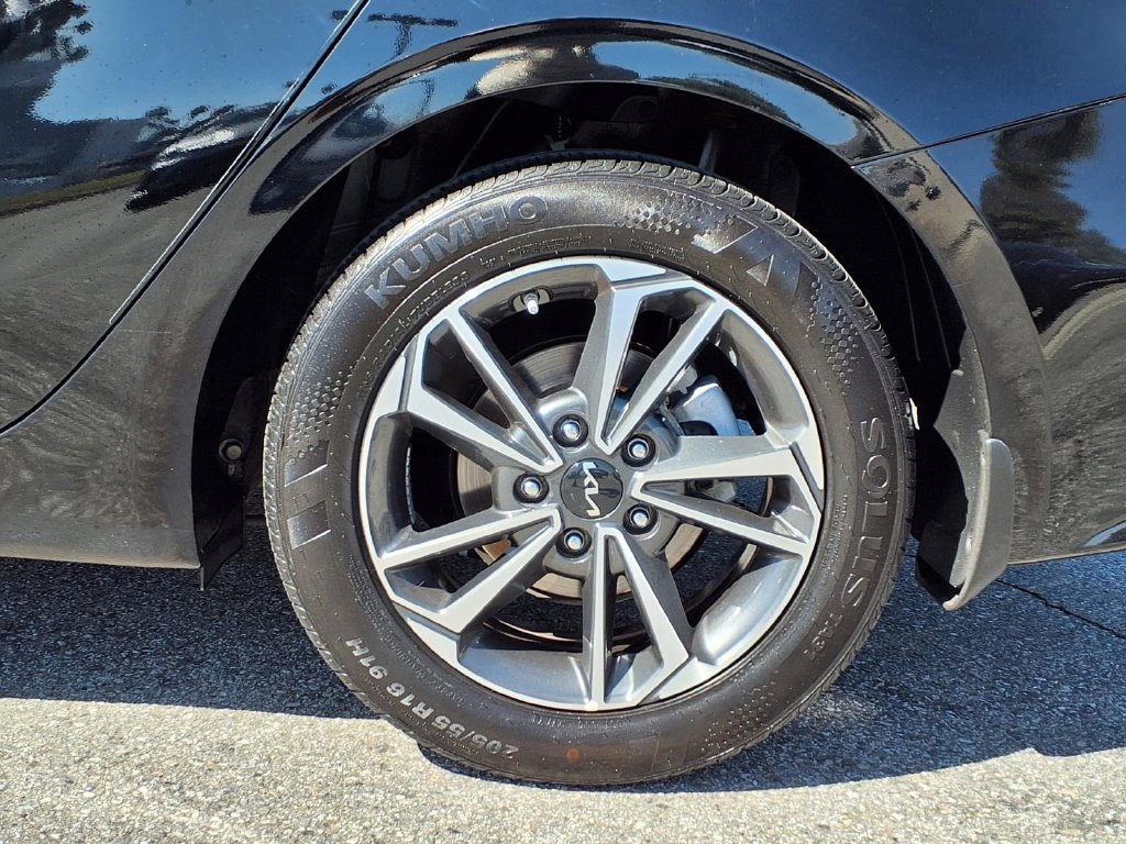 Certified 2024 Kia Forte LXS w/ LXS Technology Package FWD image 9