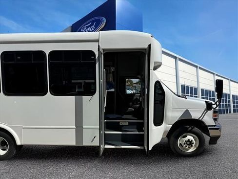 New 2025 Ford E-450 and Econoline 450 Super Duty w/ Shuttle Bus Prep Package RWD image 7