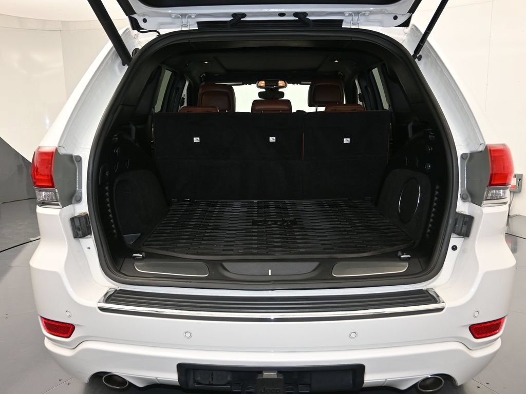 Used 2020 Jeep Grand Cherokee Overland w/ Interior Metal Package AWD/4WD image 24