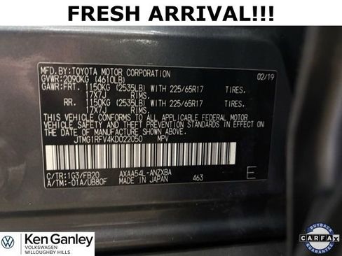 Used 2019 Toyota RAV4 LE w/ Carpet Mat Package image 27