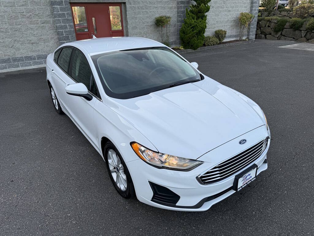 Used 2020 Ford Fusion SE FWD image 3