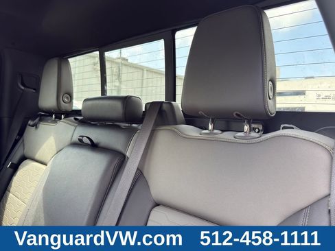 Used 2023 Chevrolet Silverado 1500 ZR2 w/ Technology Package AWD/4WD image 29