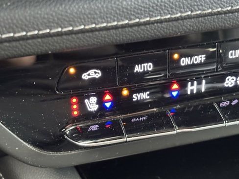 Certified 2023 Buick Envision Avenir image 33