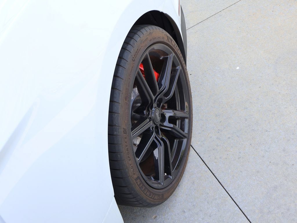 Used 2022 Ford Mustang Shelby GT500 w/ Technology Package RWD image 39