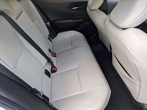 Used 2023 Toyota Prius XLE image 19