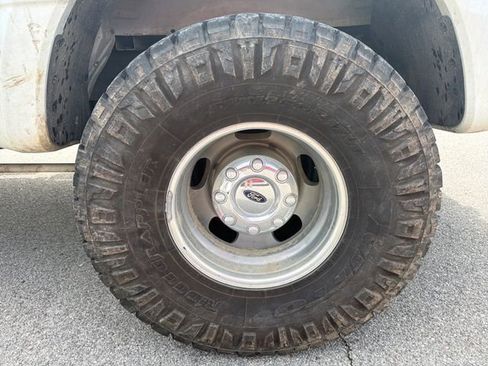 Used 2024 Ford F350 Limited AWD/4WD image 10